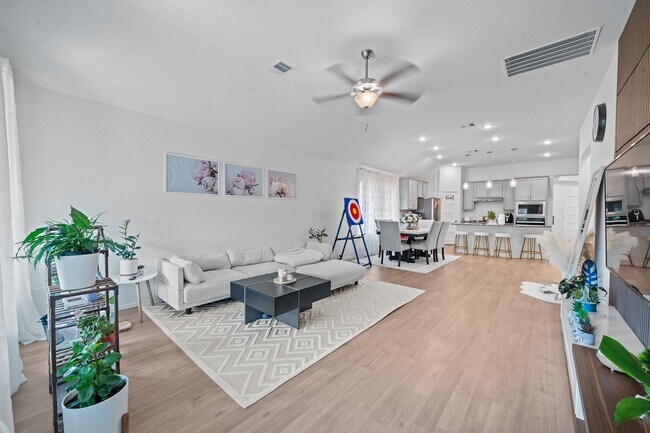 Building Photo - 12919 California Palm Ct