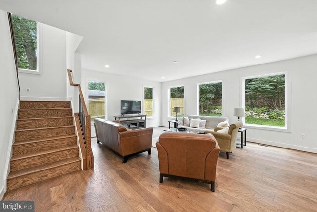 Building Photo - 5604 Clermont Dr