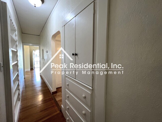 Building Photo - Charming East Sacramento 1bd/1ba - Must See!