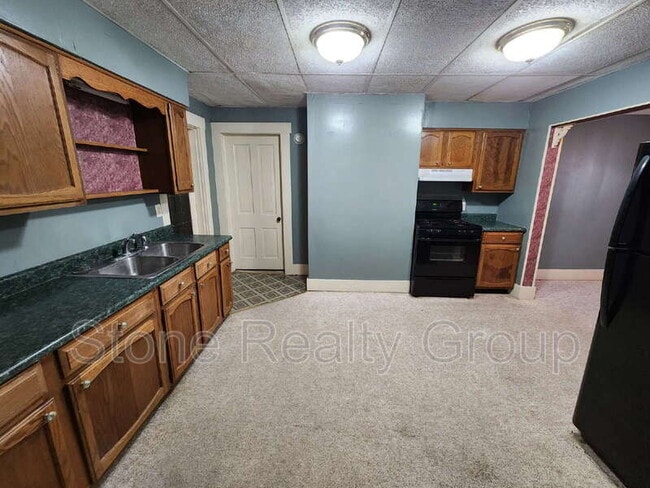 Building Photo - 706 N Erie St