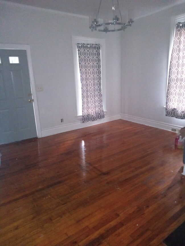 Building Photo - 2327 Gardner St