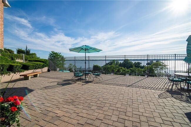 Building Photo - 23 Bullocks Point Ave