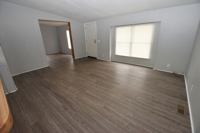 Building Photo - 2 Bedroom Waterfront Home in Riley Village