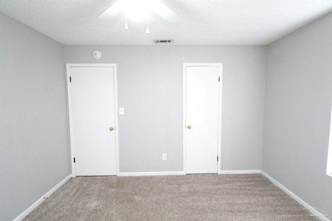 Building Photo - 3398 Green Briar Cir