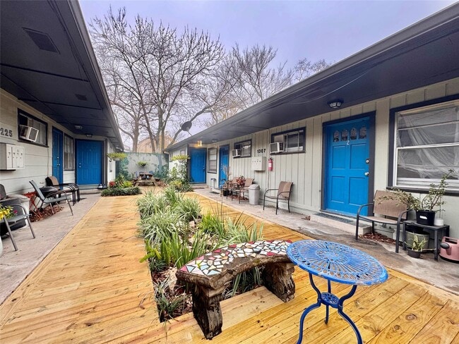 Building Photo - 1307 Willard St