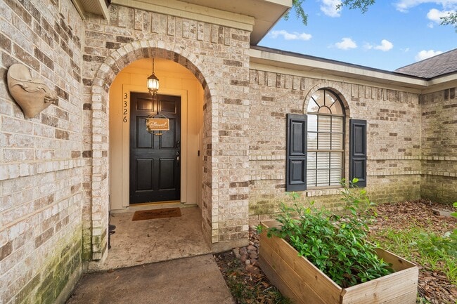 Building Photo - 3326 Lakeland Gardens Dr