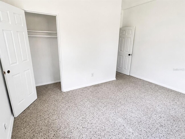 Building Photo - 1607 Dauphin Ln