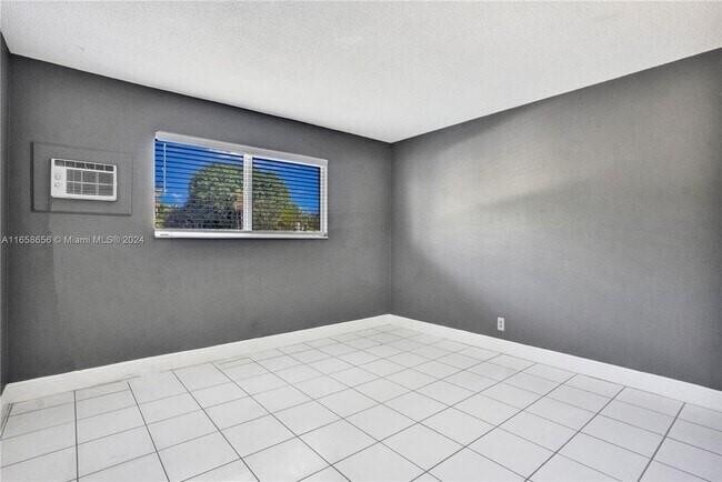 Building Photo - 1816 E Oakland Park Blvd