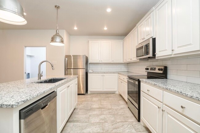 Building Photo - 11629 Evanston Ave