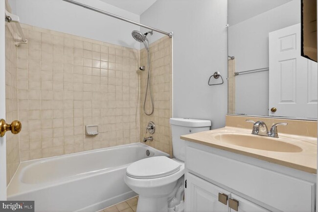 Building Photo - 8408 Millwood Dr