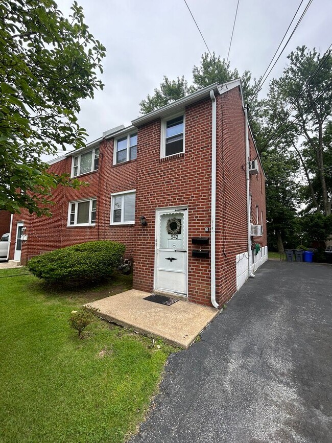 Building Photo - 542 Maryland Ave