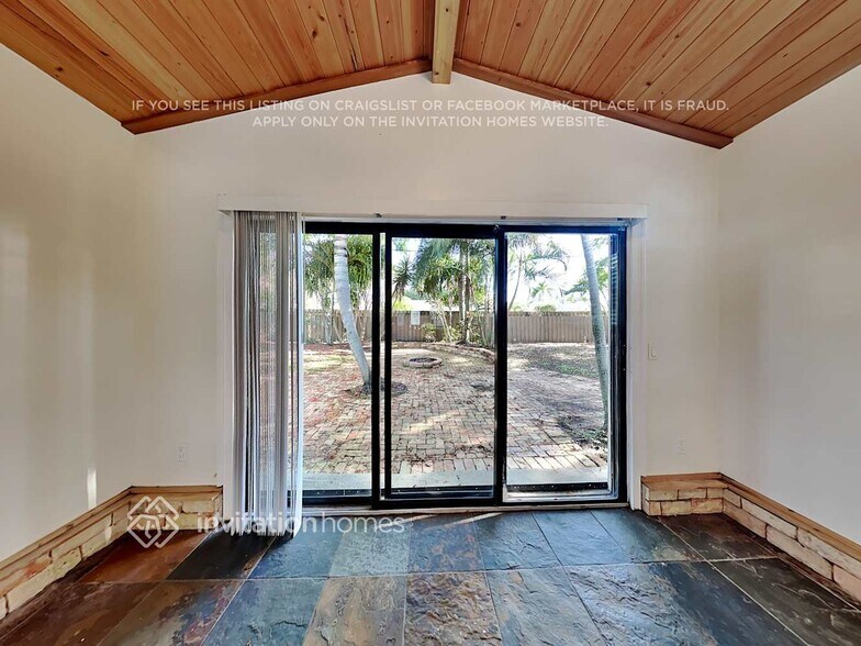 Building Photo - 3283 Florida Blvd