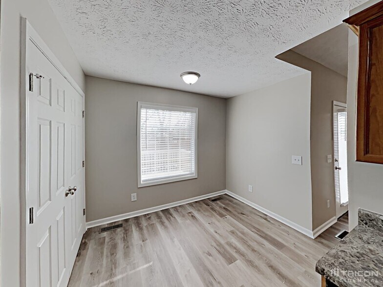 Building Photo - 989 Chesire Way