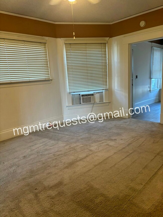 Building Photo - 509 W Olive Ave