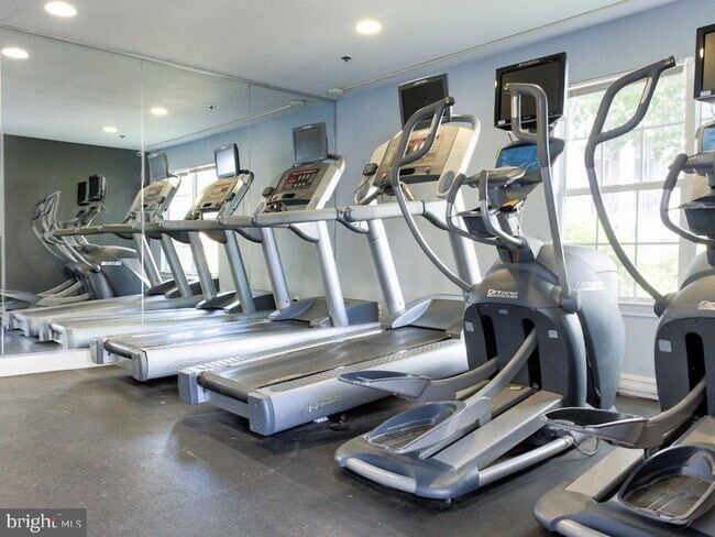 Building Photo - 18502 Boysenberry Dr