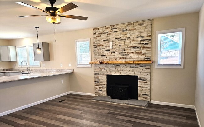 Building Photo - 1840 Cedar Hall Rd