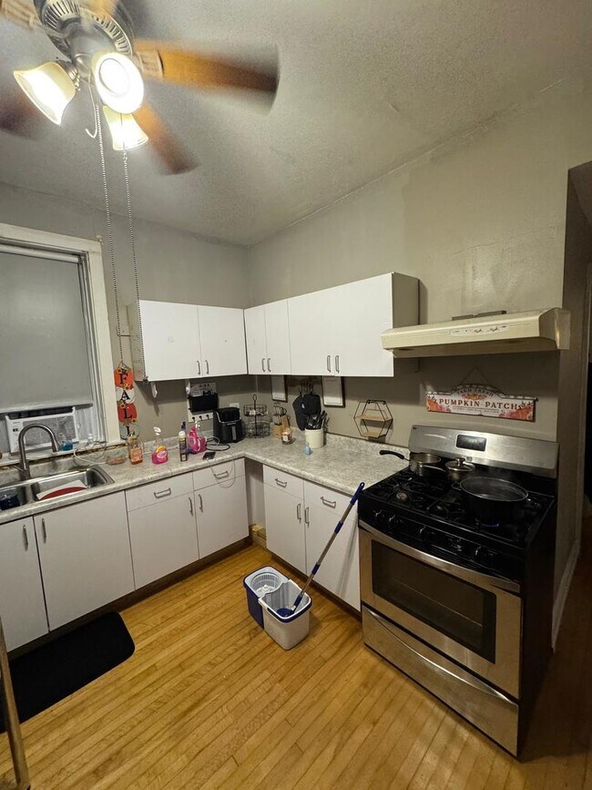 Building Photo - 2344 S 58th Ave