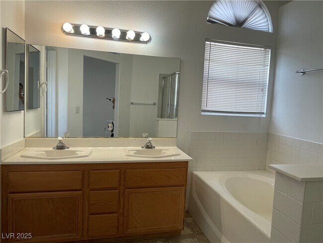 Building Photo - 1632 Indian Cove Ln