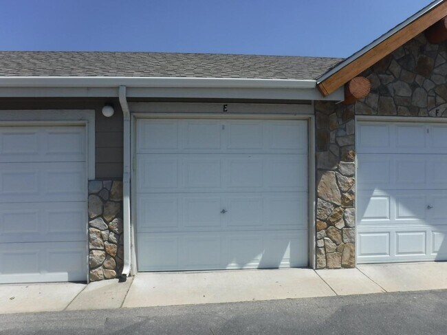 Garage - 126 BEACON Way