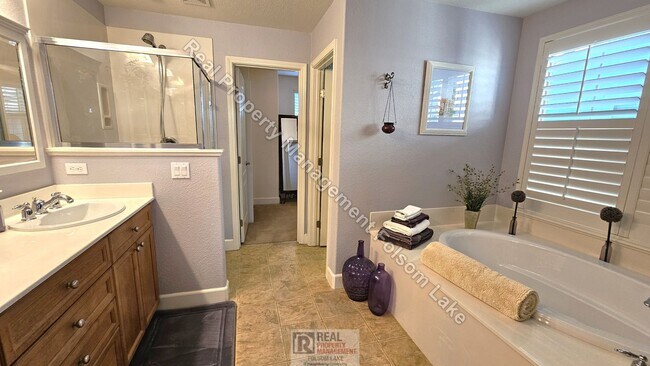 Building Photo - 1529 Borrasca Dr