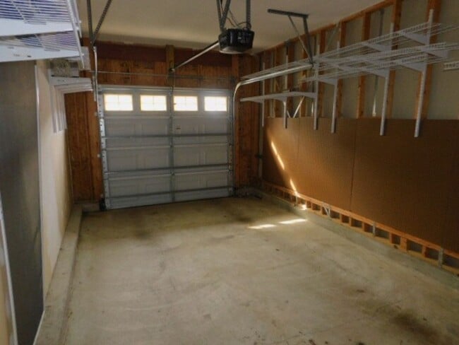 Building Photo - Wonderful 3br/2.5ba TH in excellent Apex location! One car garage! Available February 1st!