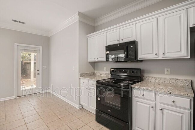 Building Photo - 9447 Brook Forest Cir