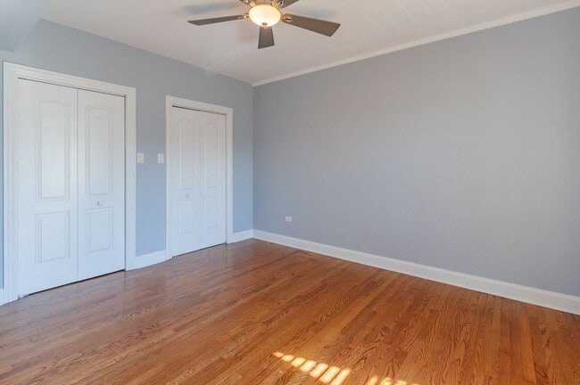 Building Photo - 5726 N Mozart St