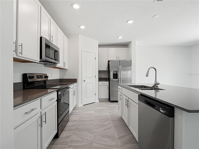 Building Photo - 571 Jett Ln