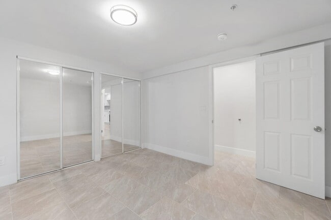 Building Photo - 6107 JFK Blvd E