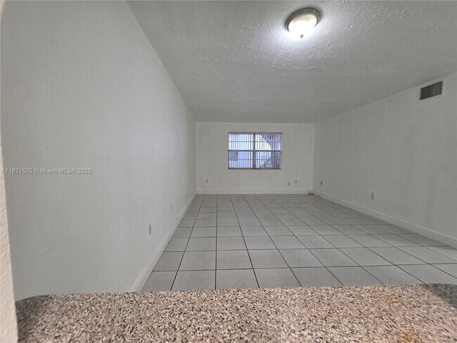 Building Photo - 17255 SW 95th Ave