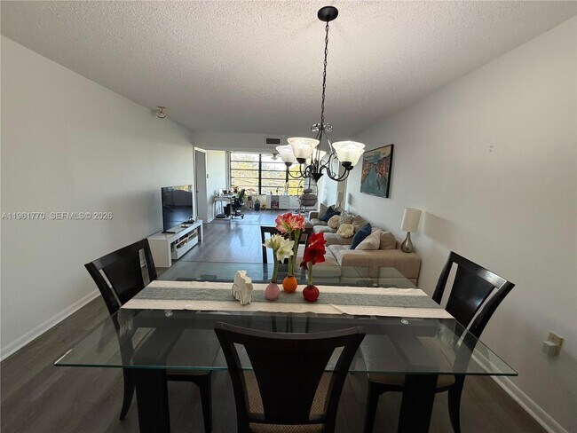 Building Photo - 1717 Whitehall Dr