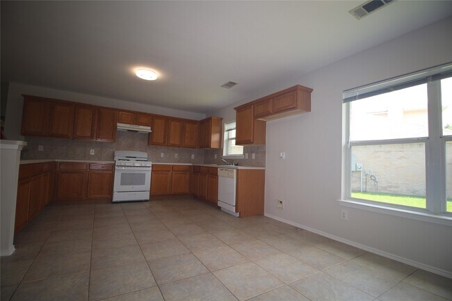 Building Photo - 18122 Cypress Valley Ln