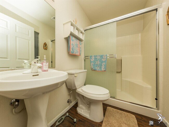 Building Photo - 8166 E Lorenzo Ln