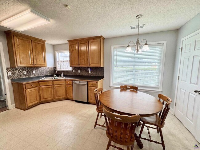Building Photo - 508 Covington Cove