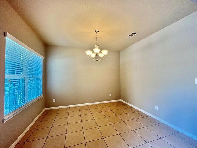 Building Photo - 7010 Stevenson Dr