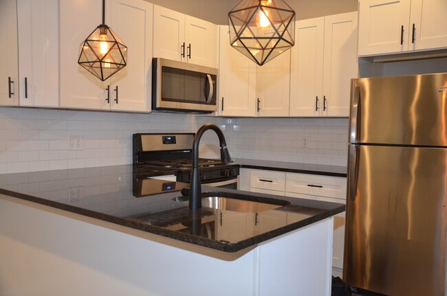 Building Photo - 1624 N 27th St
