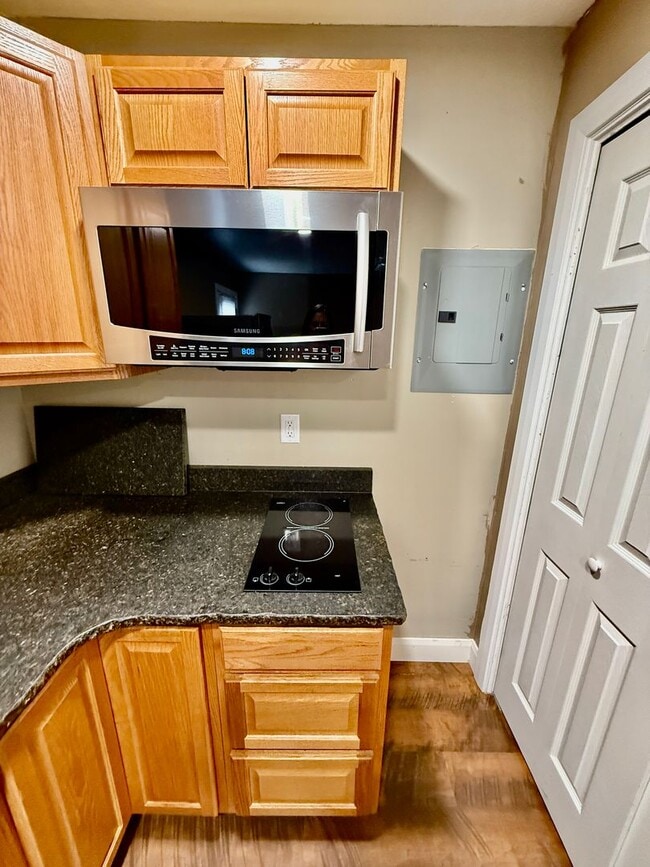 Building Photo - Charming 1 bedroom for Rent in the Heart o...