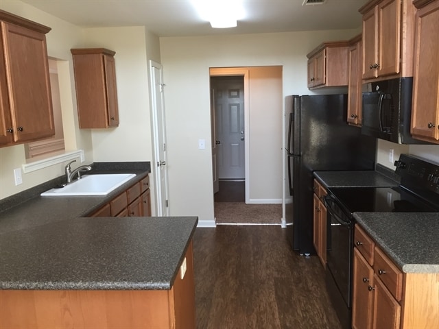 Building Photo - 28 Bostwick Dr