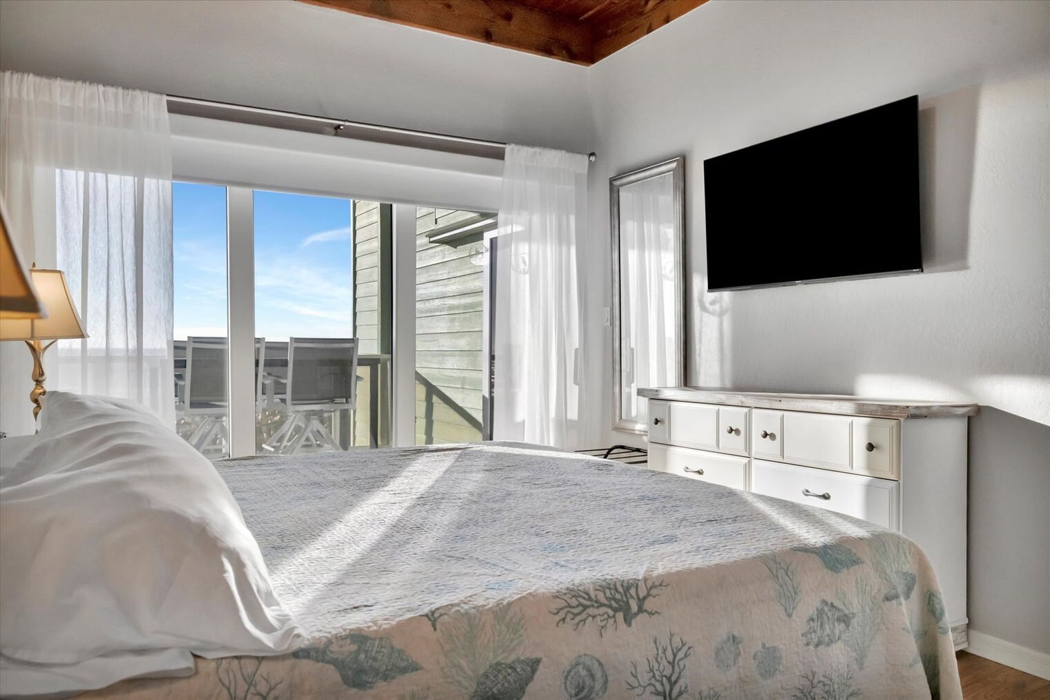 Building Photo - 19530 Gulf Blvd