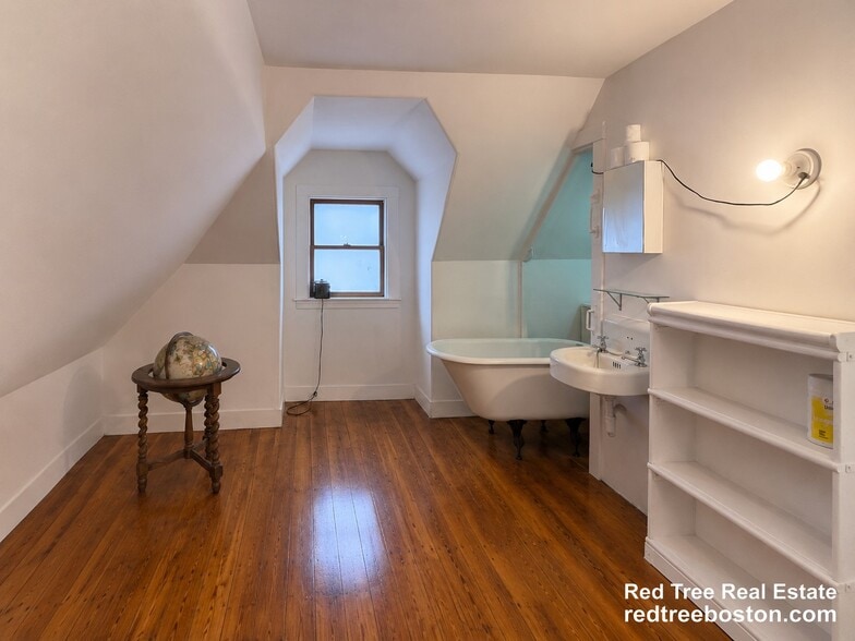 Building Photo - 45 N Beacon St
