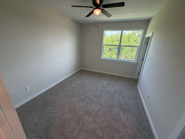 Building Photo - Fabulous 2 story 3 bedroom Tarleton Crossing townhome!