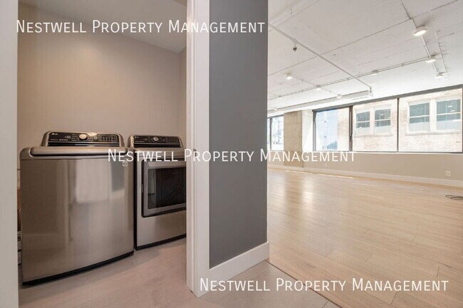 Building Photo - 44 W Broadway