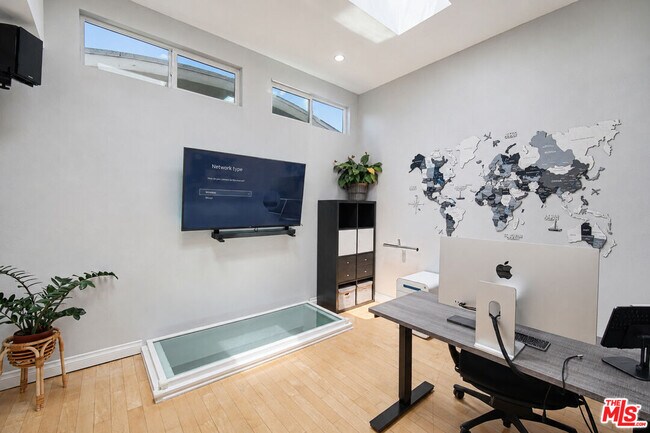 Building Photo - 4733 La Villa Marina