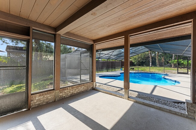 Building Photo - 886 Quail Run