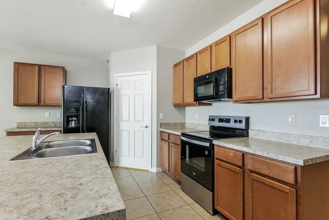 Building Photo - 25 SW 19th Terrace