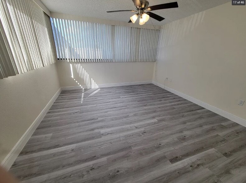 Building Photo - 500 Treasure Island Cswy
