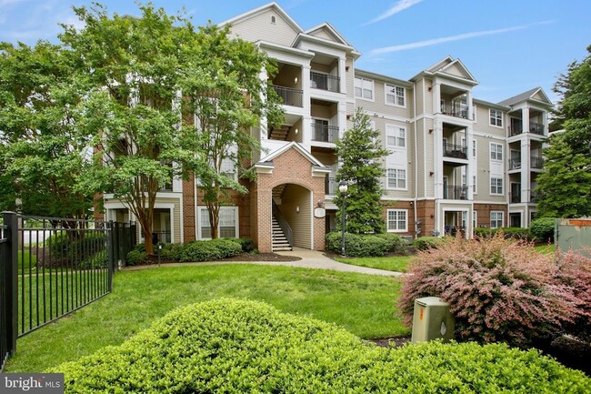 Primary Photo - 12937 Centre Park Cir