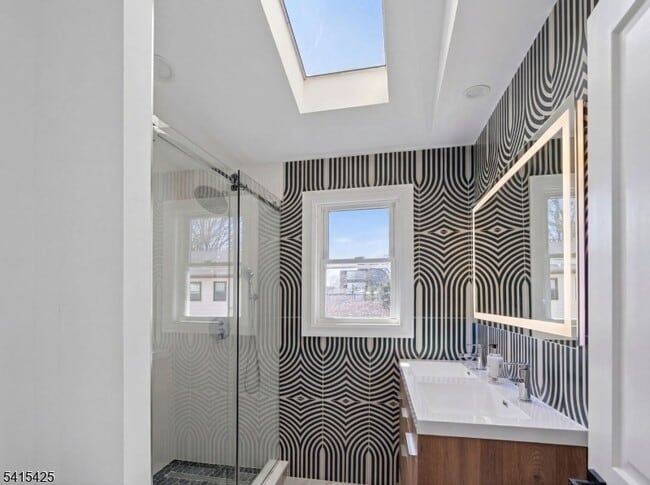 Building Photo - 21 Lombardy Pl