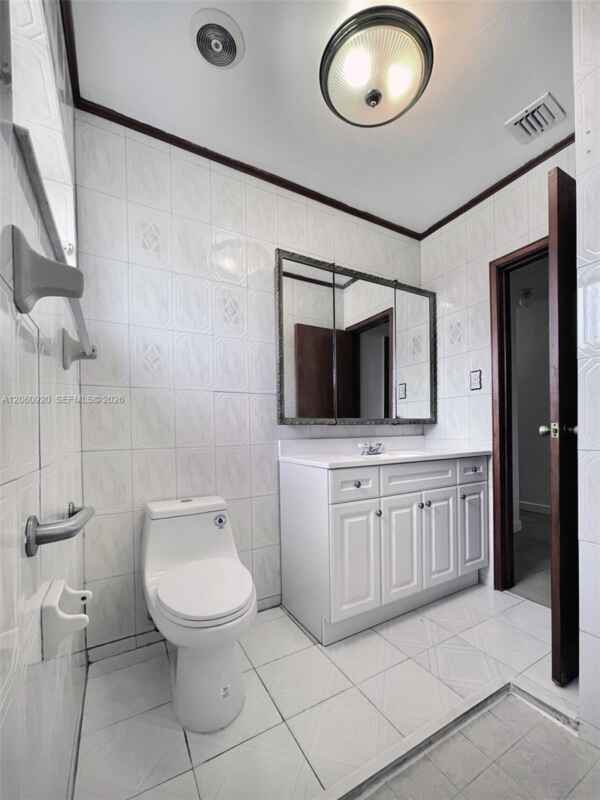 Building Photo - 8636 NW 35th Pl