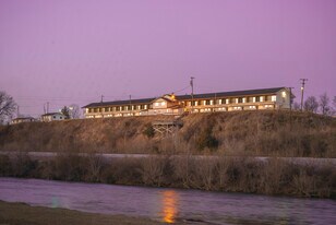 Building Photo - Spring River Commons